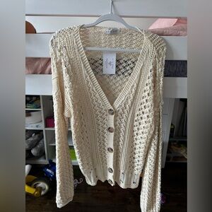 Oversized Sweater. In the style.